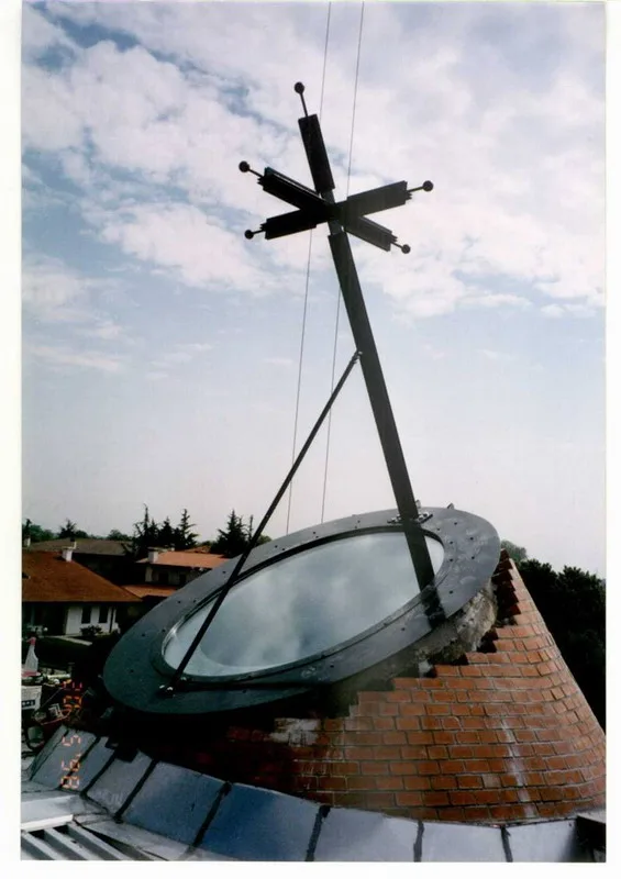 Montaggio della croce in ferro per Chiesa - Ceolini, Fontanafredda - Pordenone