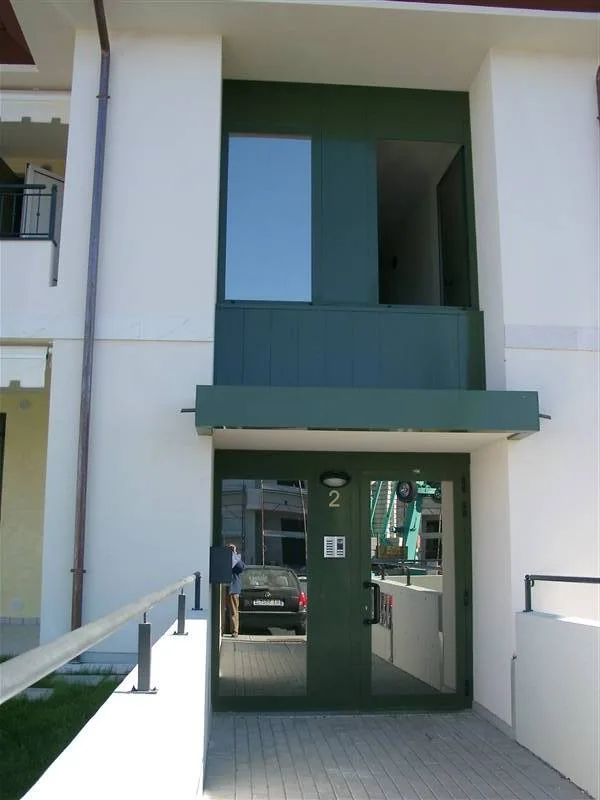 Portoncino di ingresso per condominio