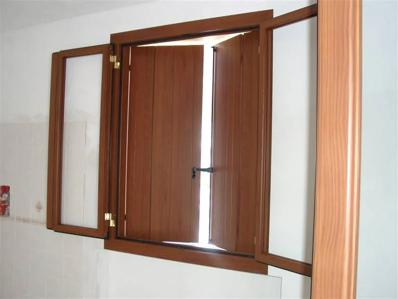 Serramenti per villa in alluminio finto legno - Loiano (Bologna)