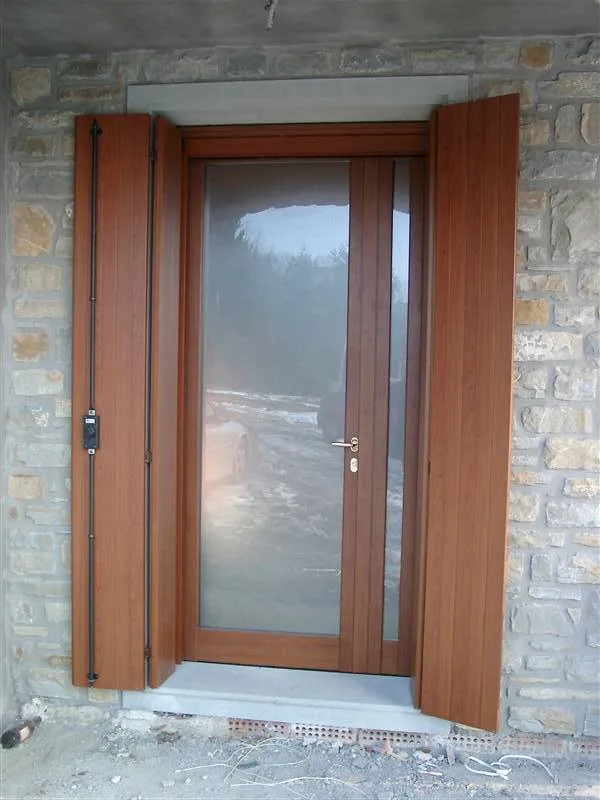 Serramenti per villa in alluminio finto legno - Loiano (Bologna)