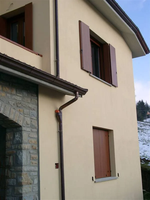 Serramenti per villa in alluminio finto legno - Loiano (Bologna)