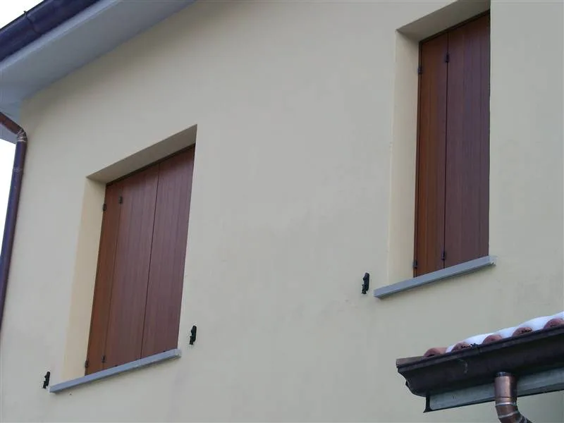 Serramenti per villa in alluminio finto legno - Loiano (Bologna)
