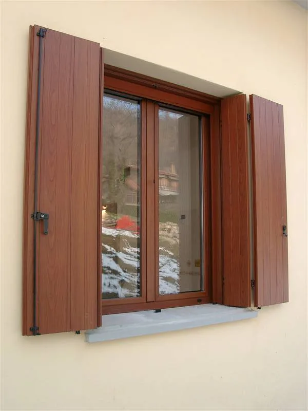 Serramenti per villa in alluminio finto legno - Loiano (Bologna)