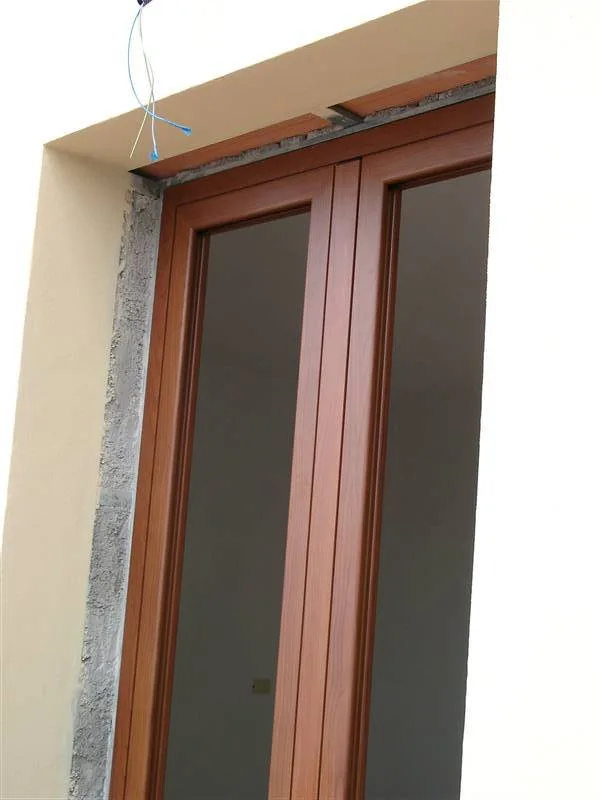 Villa Loiano (Bologna) - serramenti in alluminio finto legno