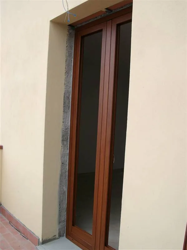Villa Loiano (Bologna) - serramenti in alluminio finto legno