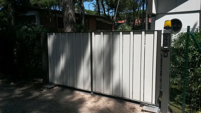 Villetta a Lignano, serramenti della ditta Pillon
